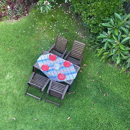 Stylish, Sunny & Spacious 2 Bedroom Apartment, Mosman Sydney Luaran gambar