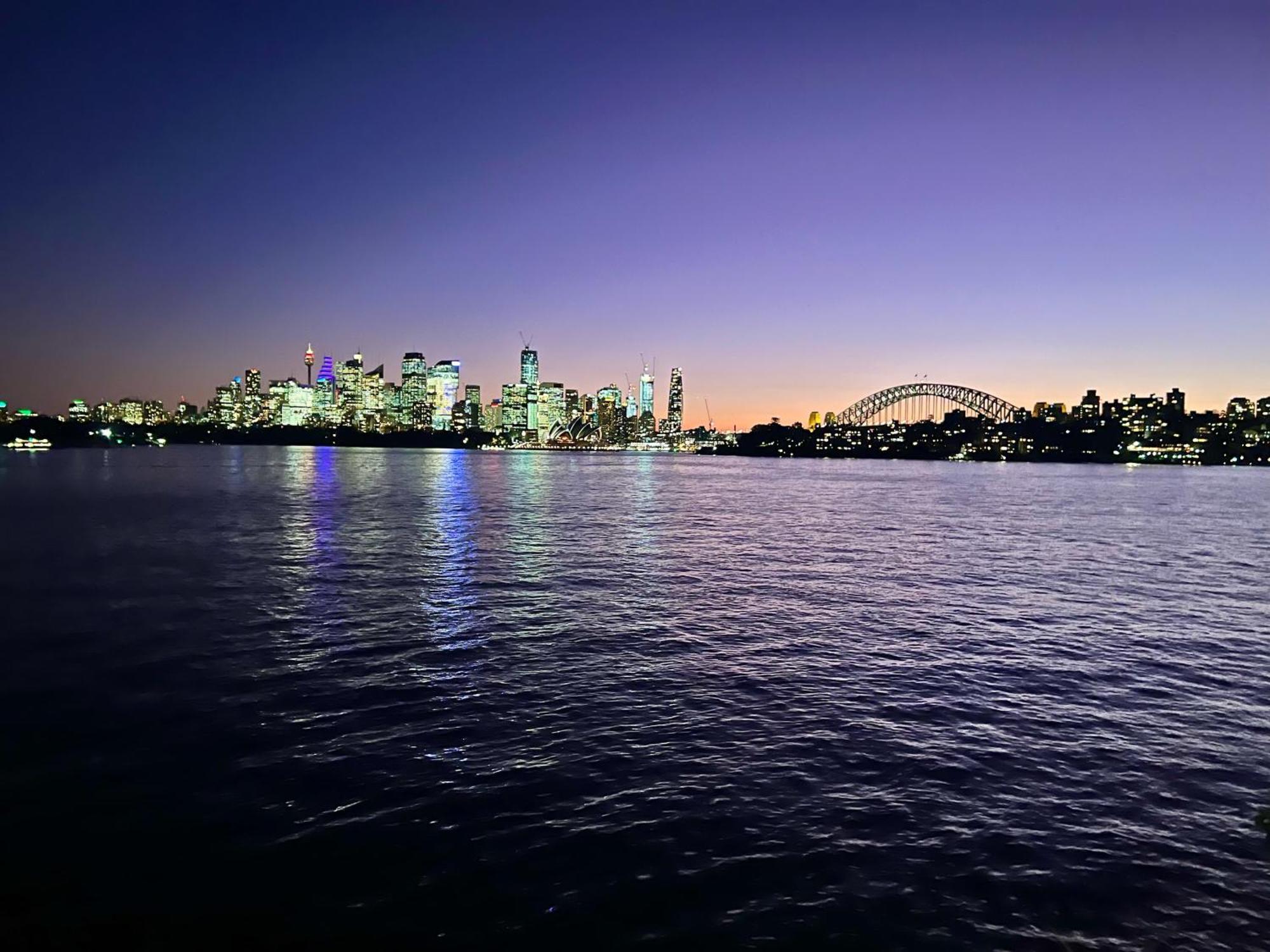 Stylish, Sunny & Spacious 2 Bedroom Apartment, Mosman Sydney Luaran gambar