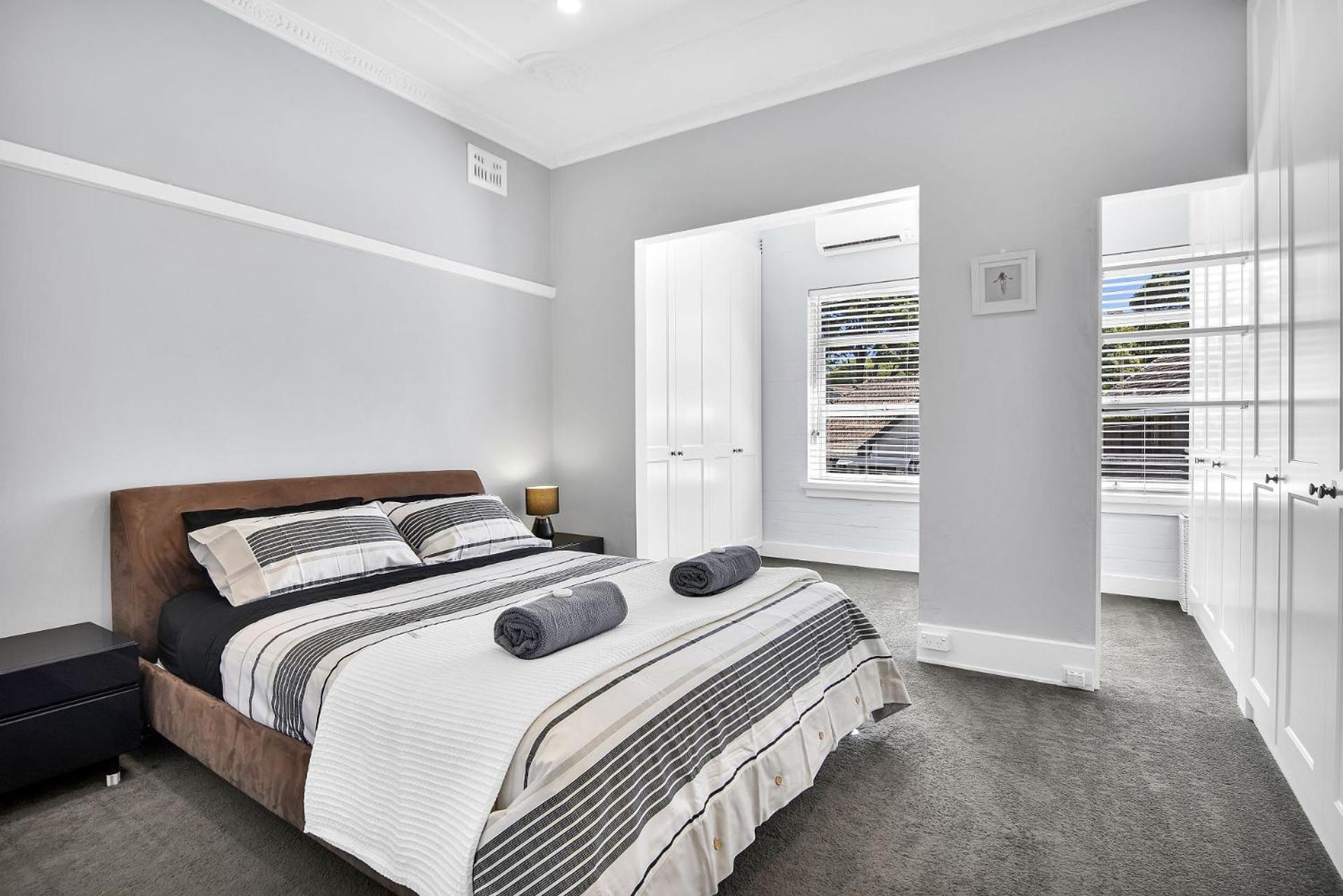 Stylish, Sunny & Spacious 2 Bedroom Apartment, Mosman Sydney Luaran gambar